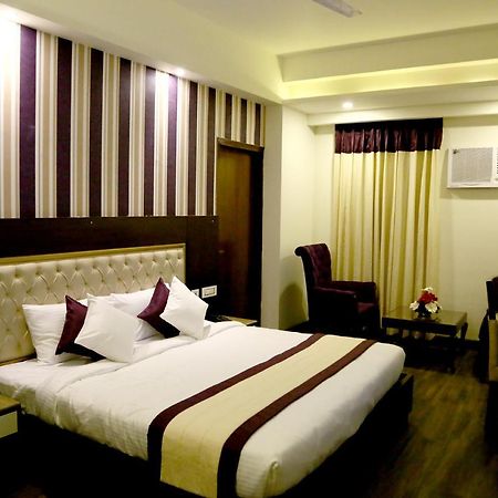 Hotel S C Residency Zirakpur 外观 照片