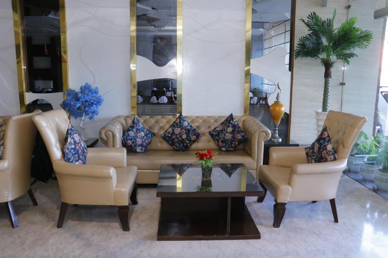 Hotel S C Residency Zirakpur 外观 照片