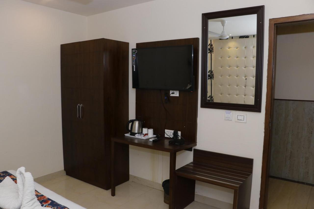 Hotel S C Residency Zirakpur 外观 照片