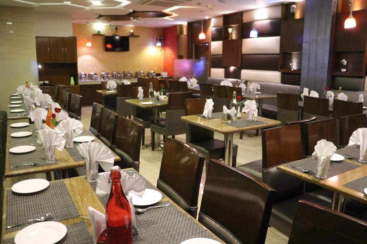 Hotel S C Residency Zirakpur 外观 照片