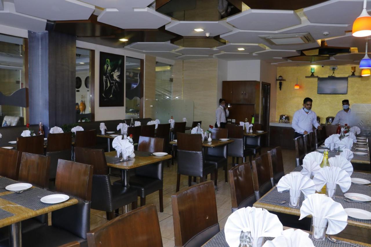 Hotel S C Residency Zirakpur 外观 照片